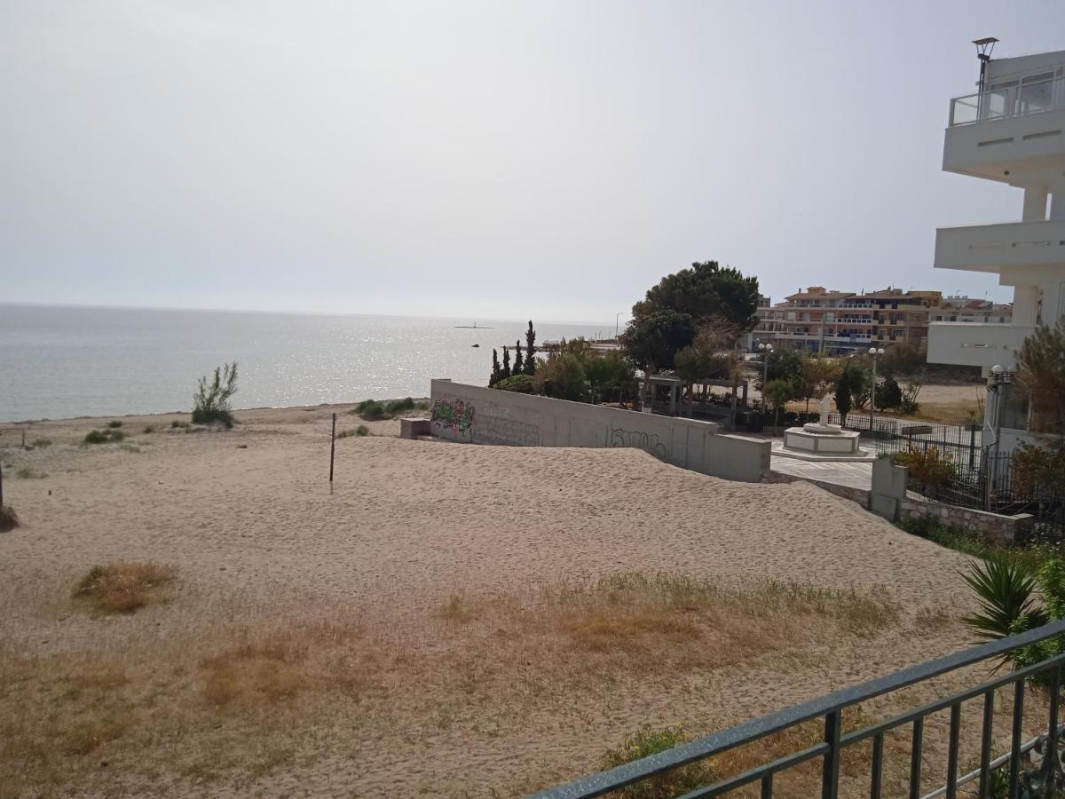 Apartment On The Beach Loútsa Exterior foto